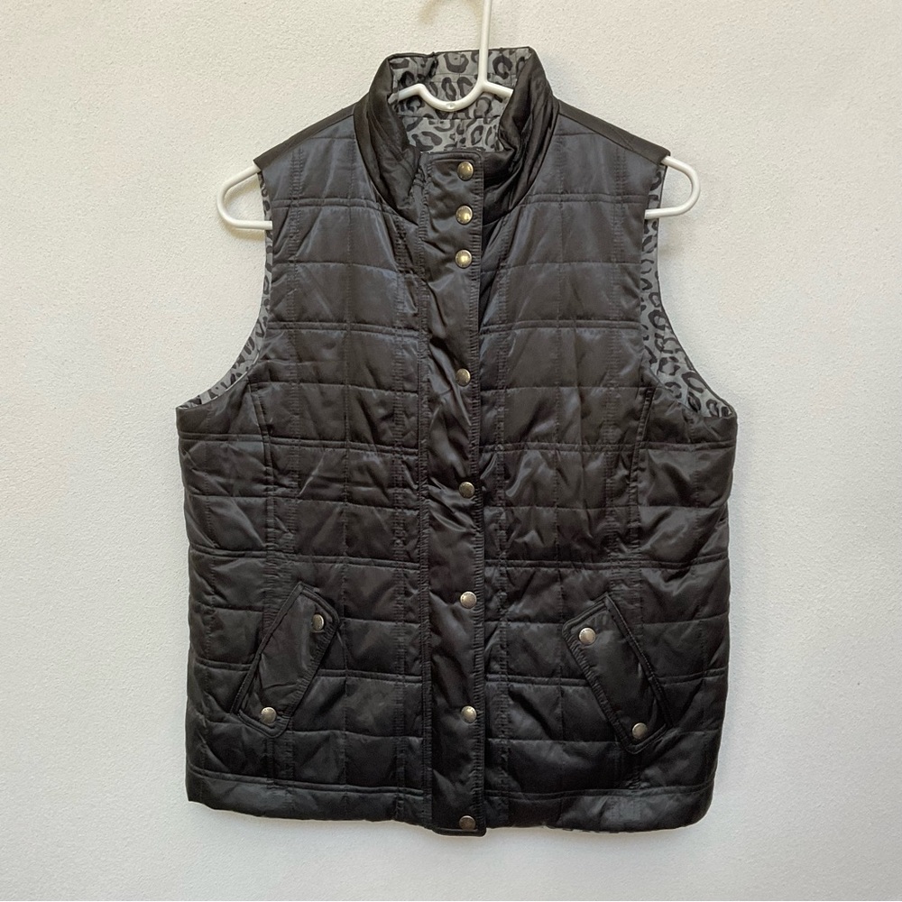 Jones New York Sport Black, Grey Leopard Print Reversible Quilted Vest Size Med